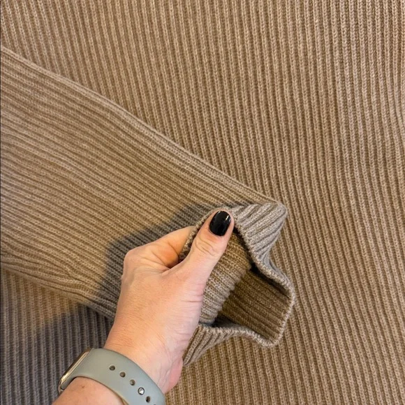 GAP Women’s Tan Thick Knit Ribbed Mockneck Sweater - size M - Picture 5 of 5